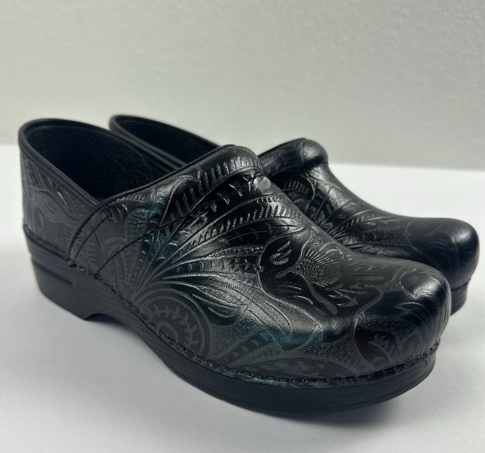 Dansko Pro Clogs Size 41 Wide 10.5 11 Tooled Black Leather Shoes Comfort Slip On